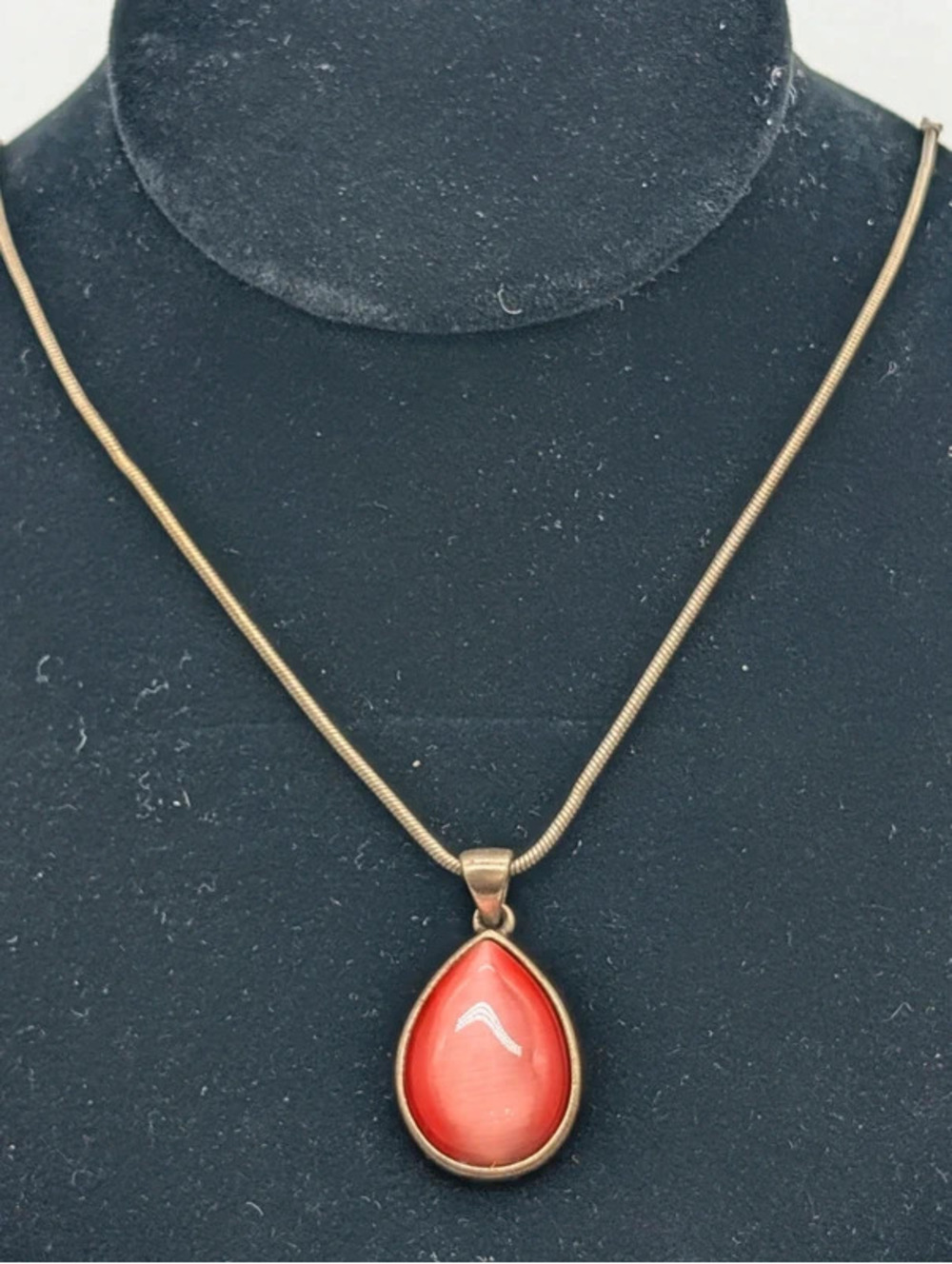Vintage Y2K Pink Cat Eye Glass Teardrop Pendant Necklace 16"